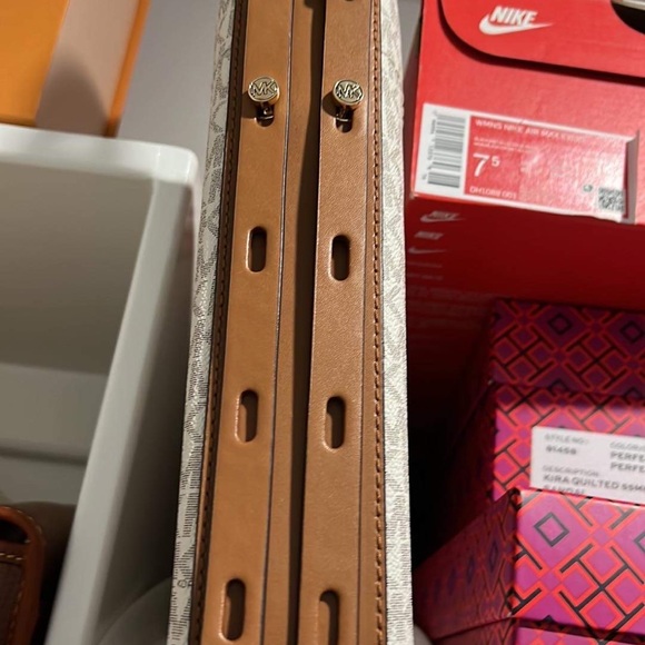 Michael kors set❌Sold❌ - Picture 4 of 4